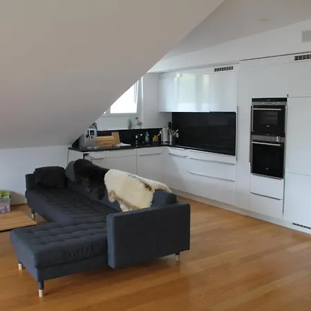 Lejlighed Dachwohnung In *